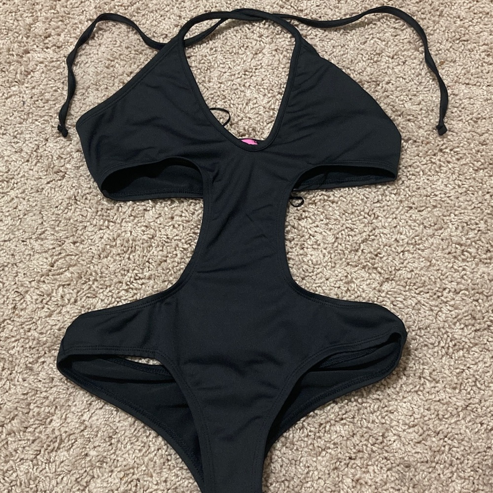 Edikted Black Cutout Bodysuit - Picture 2 of 4